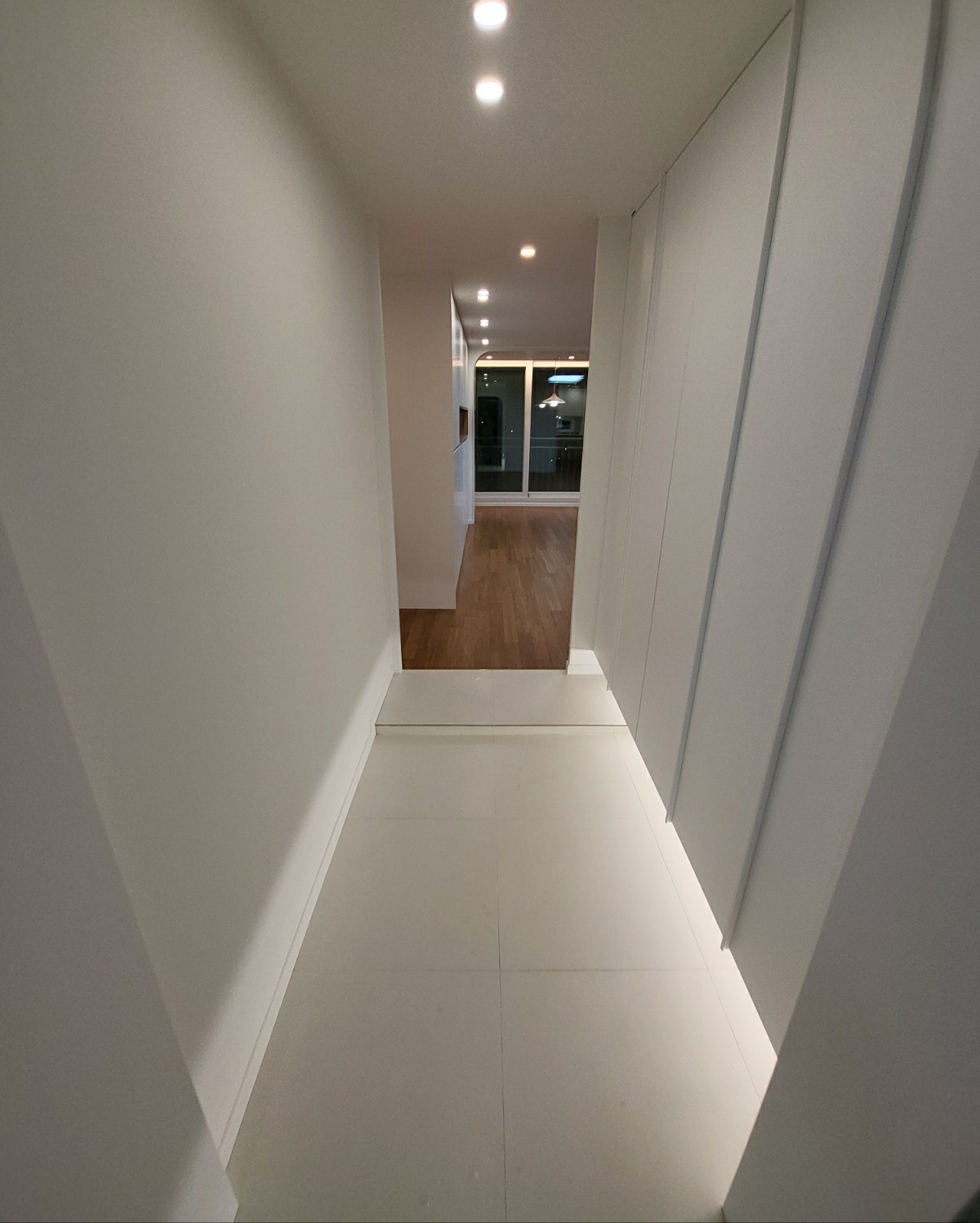 2000769928_tu0bwa8R_c2074367f09f7266693fd71c5c659d877c7cfc2f.jpg 이미지크게보기