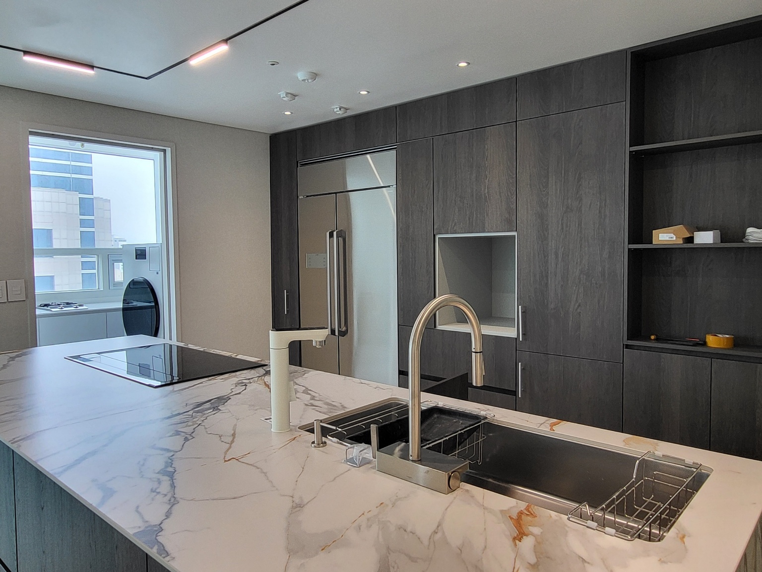 /user/s/saelim/editor/2510/a4c53128f19db0bf2c91ab55f3f493ec_1761699875_4494.jpg 이미지크게보기