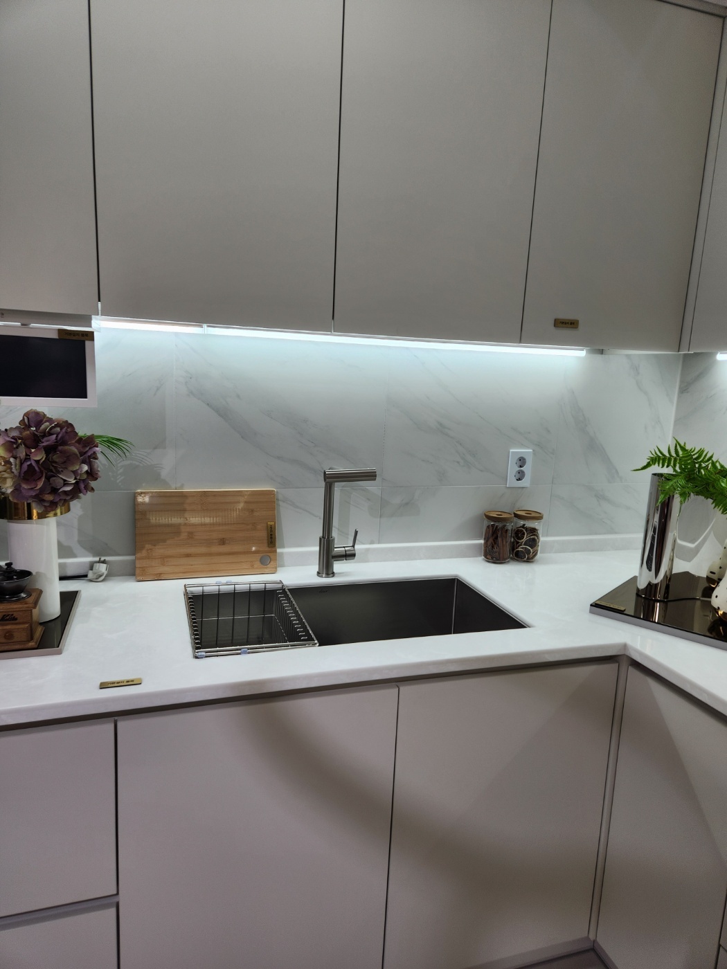 /user/s/saelim/editor/2510/a4c53128f19db0bf2c91ab55f3f493ec_1761700097_3918.jpg 이미지크게보기